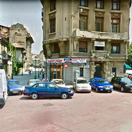 Modern Old Town Central *