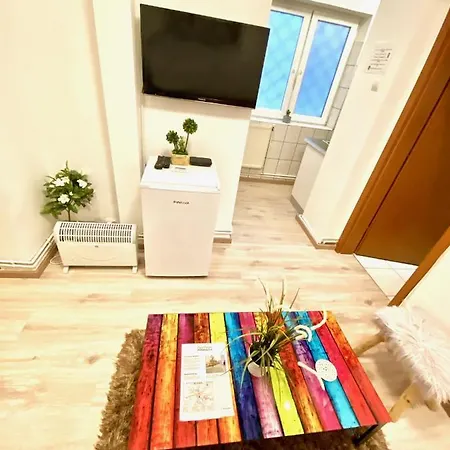 Modern Old Town Central Apartment *