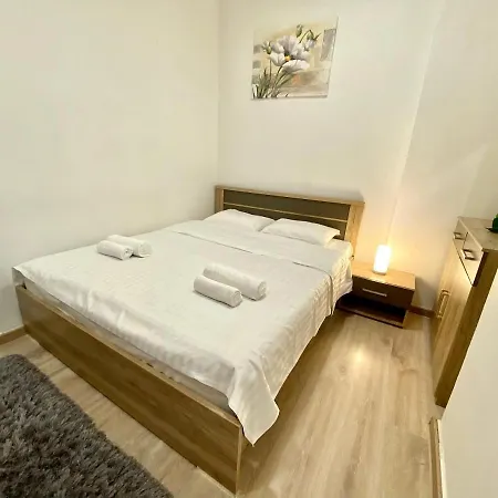Modern Old Town Central Apartment *